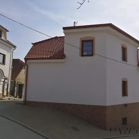 Sarlota & Vinarstvi Vitek Josef Mutěnice